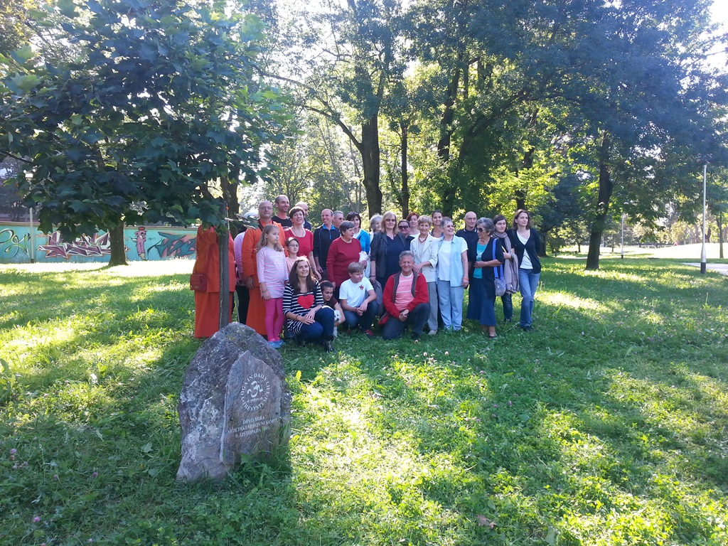 Drvo-mira-Zagreb-2014