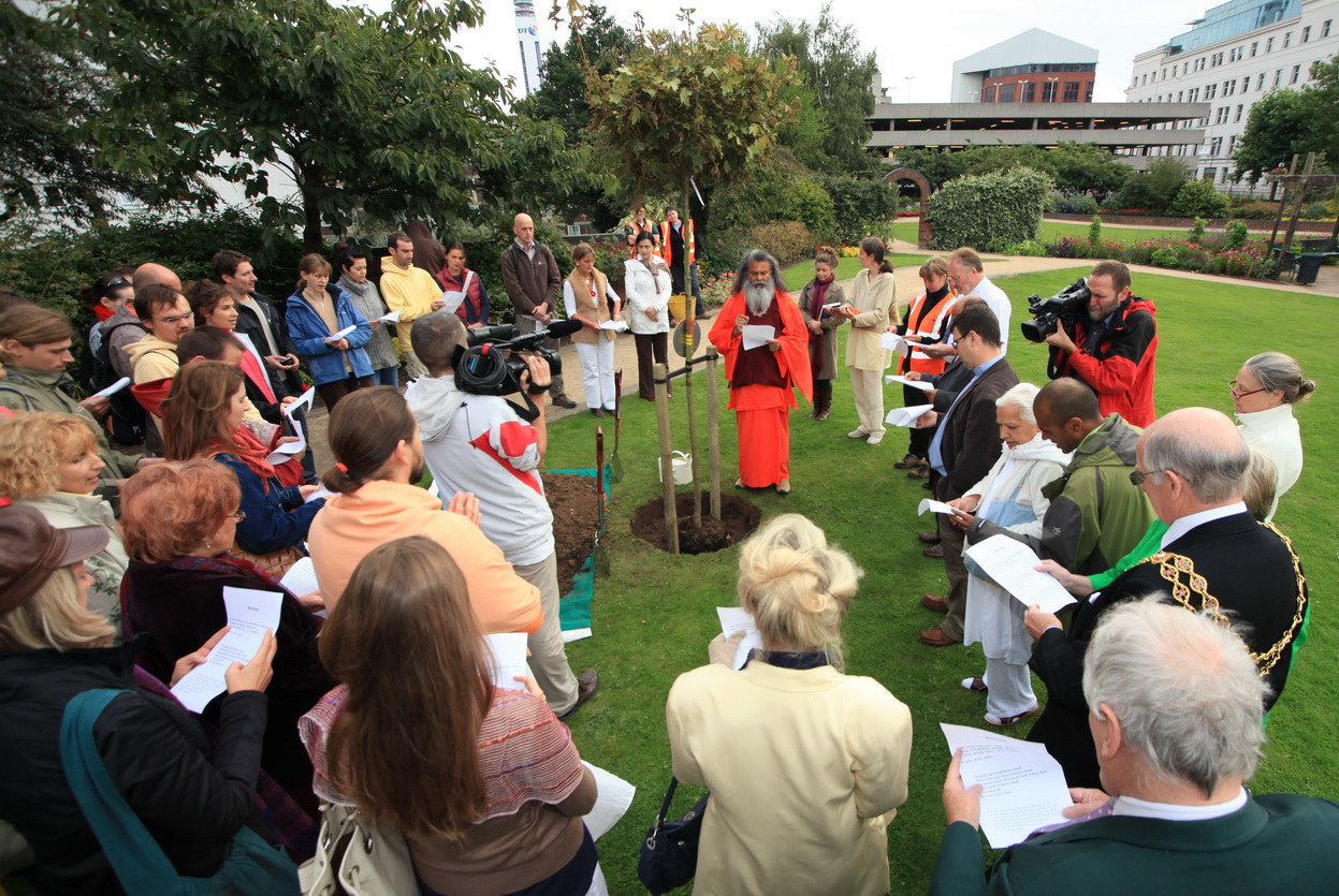peace-tree-planting-birmingham-2010-1